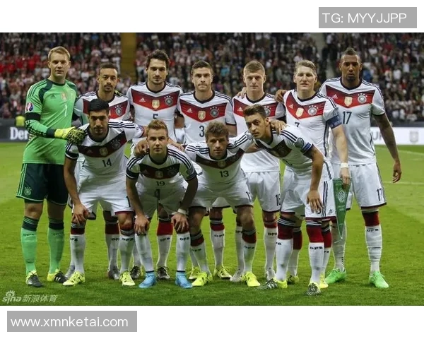 北京中赫国安迎战德国球队展开友谊赛激烈对抗展现足球魅力